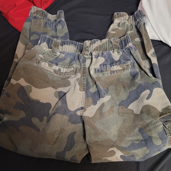 Wild fable camo pants size med - Picture 2 of 3